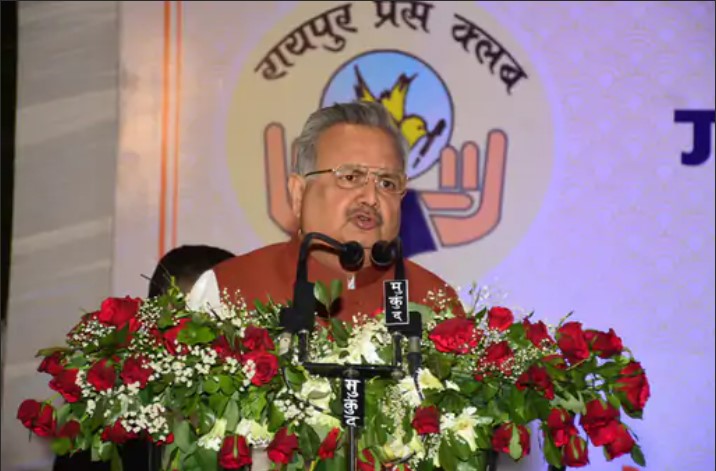 रायपुर प्रेस-क्लब में गोविंदलाल वोरा लाइब्रेरी का शुभारंभ: