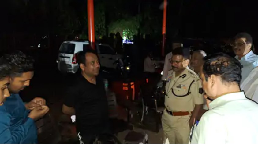 रायपुर में 10 घंटे बिजली गुल...10 लाख की आबादी परेशान:कलेक्टर-SSP सड़क पर, शिकायत केंद्र से भागा कर्मचारी; 150 इलाकों में ब्लैक-आउट