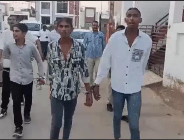 खुद को रायपुर का डॉन बताने वालों का निकला जुलूस,