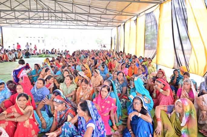 ग्रामीणों ने पूर्व सरपंच पर फर्जी तरीके से  उद्योग को एन ओ सी  देने पर की थी शिकायत। ------------- एसडीएम तहसीलदार , मुख्य कार्यपालन अधिकारी की टीम ने किया शिकायत की जांच ।