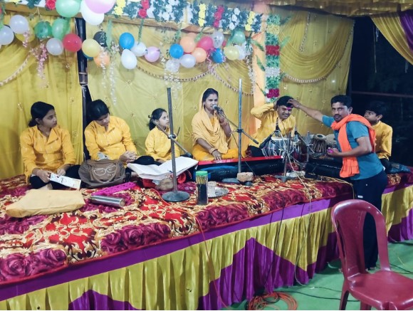 भक्ति की शक्ति मानस परिवार बुंदेली जिला मुंगेली की ग्राम बुन्देला में भक्तिमय कार्यक्रम हुआ..