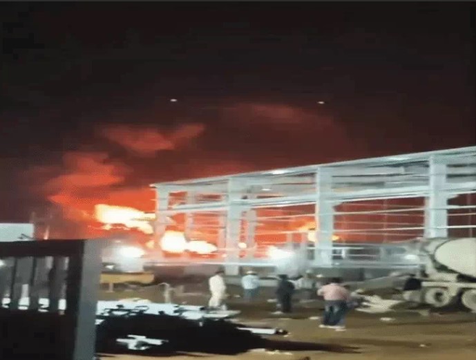 फैक्ट्री में जिंदा जला मजदूर.