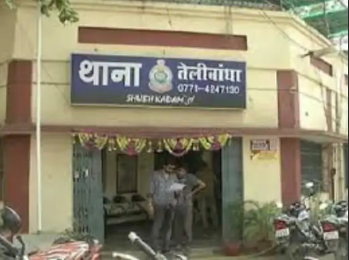 रायपुर में व्यापारी का मोबाइल चुराकर खाते से निकाले पैसे