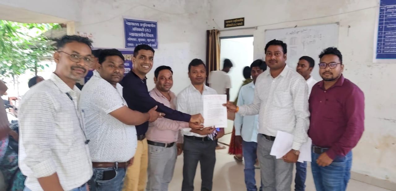 पलारी में कृषि अधिकारियों का ऑनलाइन कार्य बहिष्कार, 9 सूत्रीय मांगों को लेकर सौंपा ज्ञापन