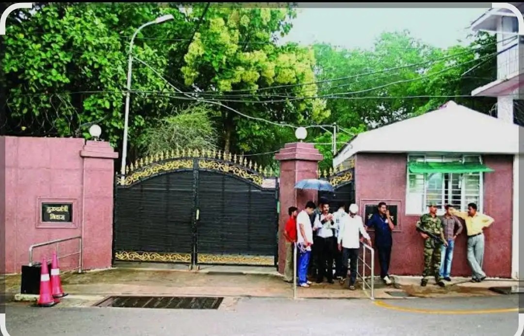 "छत्तीसगढ़ के CM हाउस में नही हैं आवक-जावक शाखा: एक गंभीर मुद्दा