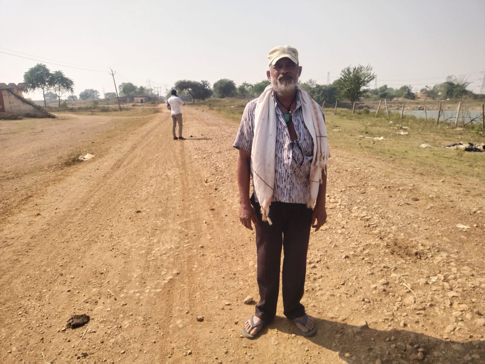 छक्कन दास मनहरे के प्रकरण में प्रशासन के छुट रहे पसीने  राजस्व मंत्री के जिले में राजस्व का बुरा हाल, राजस्व प्रकरण लंबित  2 से 3 पटवारी हो गए लगातार सीलिंग जमीन पर वार करते हुए