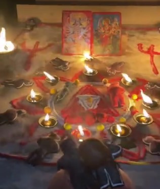 मां को टुकड़ों में काटा कटोरे में खून पीया