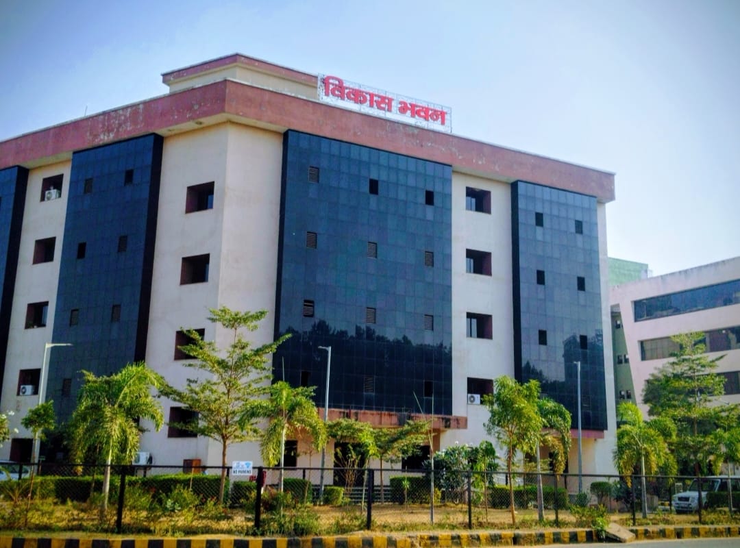 बीजेपी राज में बीजेपी नेता ही परेशान, पलारी एसडीओ पर लगे आरोप दबाने का खेल! राजनीतिक संरक्षण का आरोप, पलारी एसडीओ पर उठे सवालों ने मचाया बवाल