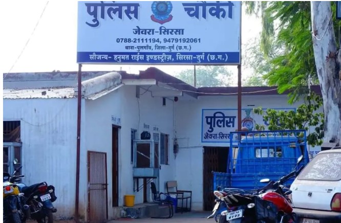 दुर्ग में दिव्यांग महिला की हत्या से सनसनी ,चौकी से 100 मीटर दूरी पर मिला शव। बेटे के साथ रहती थी मृतिका एक संदिग्ध हिरासत में।