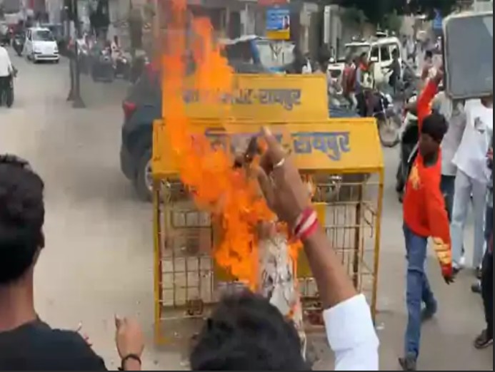 रायपुर में जलाया गया अरुण पन्नालाल का पुतला