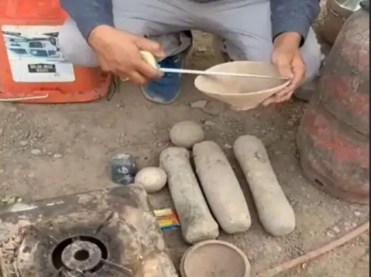 रायपुर में मिले एक हजार साल पुराने अवशेष:प्लॉटिंग के दौरान निकले मिट्टी के बर्तन, ईंट, मटका, सिलबट्टा और मूर्ति: पुरातत्व विभाग करेगा सर्वे