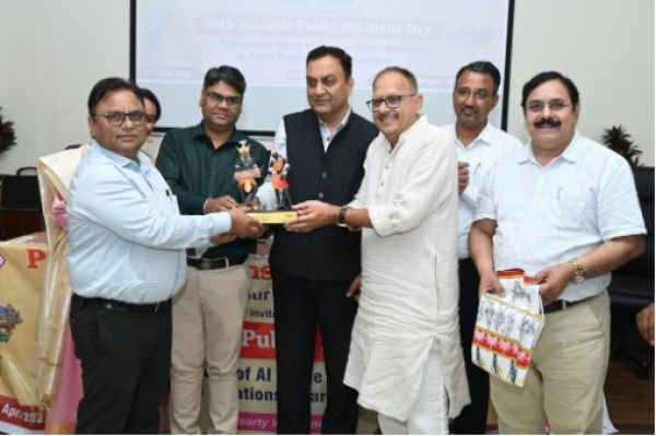  इंसान और एआई के समन्वय से आयेंगे  अच्छे परिणाम: प्रोफेसर डॉ. दिलीप सिसोदिया