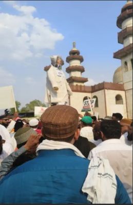 मुस्लिम-समाज ने पाकिस्तानी पीएम के तस्वीर को चप्पलों से पीटा:रायपुर में पाकिस्तान मुर्दाबाद नारे लगाकर पुतला फूंका