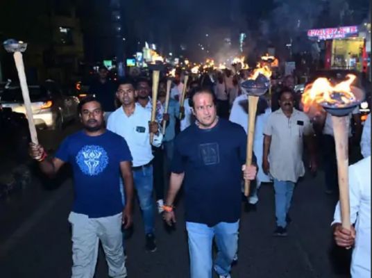 सीजफायर के बाद रायपुर में 'जय हिंद मशाल रैली