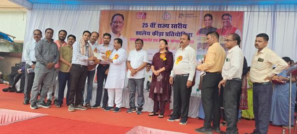 मुख्यमंत्री गौरव अलंकरण शिक्षादूत पुरुस्कार से सम्मानित प्रकाश सेन जी  ने बढ़ाया संकुल केंद्र का मान