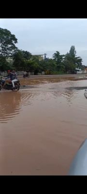 कमल विहार सेक्टर 10 से डूडा गांव जाने वाली मार्ग पर नाव से पर होंगे लोग