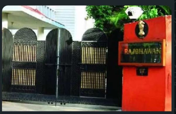 राजभवन तक पहुँचा महिला आयोग विवाद, अध्यक्ष पद पर संकट के बादल