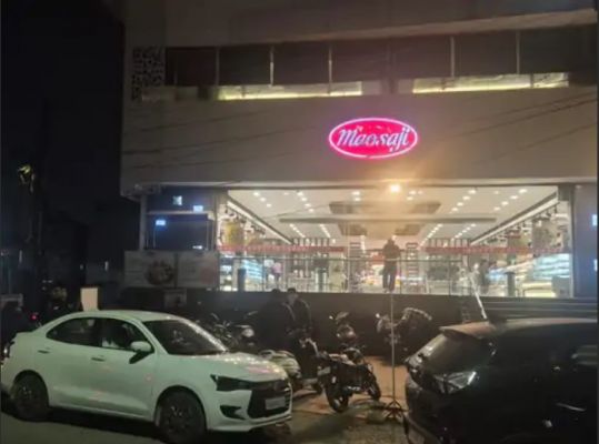 बिलासपुर में मौसाजी-स्वीट्स के सभी संस्थानों पर GST की रेड