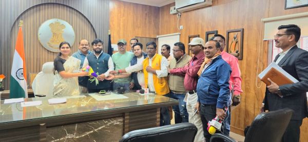 प्रशासन&ndash;मीडिया समन्वय पर जोर, नवपदस्थ कलेक्टर नम्रता जैन से छग जर्नलिस्ट यूनियन की भेंट