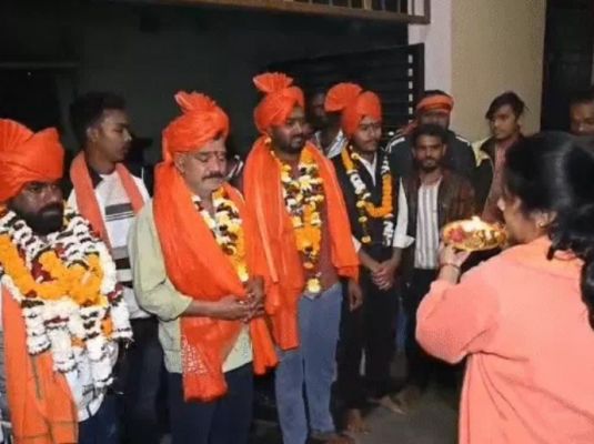 रायपुर मैग्नेटो-मॉल में तोड़फोड़ के आरोपियों की उतारी आरती