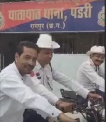 मोडिफाई साइलेंसर पर पुलिस का एक्शन, 65 बुलेट जब्त