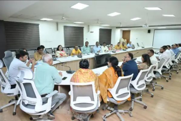 रायपुर निगम ने अपने ही विभाग को थमाया नोटिस: