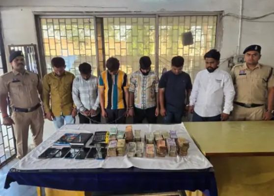 रायपुर में 9 लाख कैश के साथ सट्टा गैंग पकड़ाया