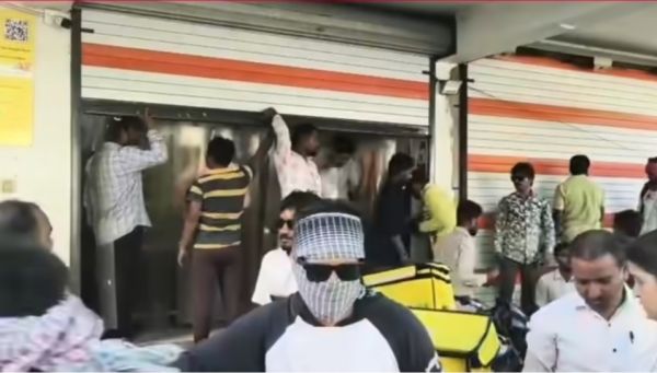 रायपुर में ब्लिंकिट का गोदाम सील, नगर निगम की बड़ी कार्रवाई  फायर सेफ्टी और पार्किंग नियमों की अनदेखी पड़ी भारी, अधूरी भवन अनुमति में चल रहा था व्यवसाय