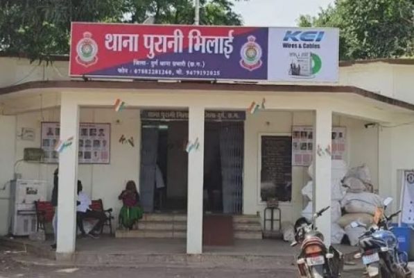 भिलाई-3 में पत्रकारिता की आड़ में ब्लैकमेलिंग का आरोप, महिला की शिकायत पर मामला दर्ज  वीडियो वायरल करने और बदनाम करने की धमकी देकर लाखों रुपये मांगने का आरोप, पुलिस ने शुरू की जांच
