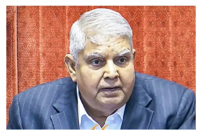 उपराष्ट्रपति बोले- अदालतें राष्ट्रपति को आदेश नहीं दे सकतीं