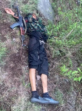 जम्मू-कश्मीर में सेना की 10 घंटे में दूसरी मुठभेड़:कुलगाम में आतंकी छिपे हैं, फायरिंग जारी; सुबह बारामूला में दो घुसपैठिए मार गिराए थे