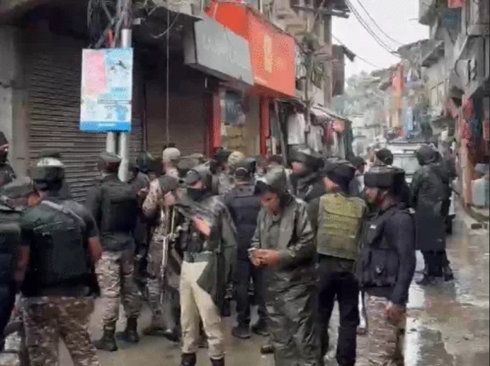 कश्मीर के अनंतनाग में आतंकी हमला, हेड कॉन्स्टेबल की मौत