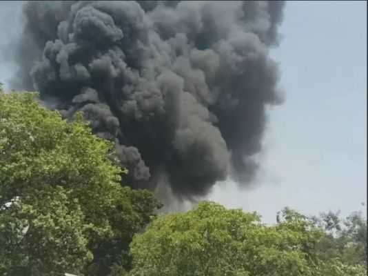 एअर इंडिया का लंदन जा रहा विमान अहमदाबाद में क्रैश:100 शव मिलने की खबर,