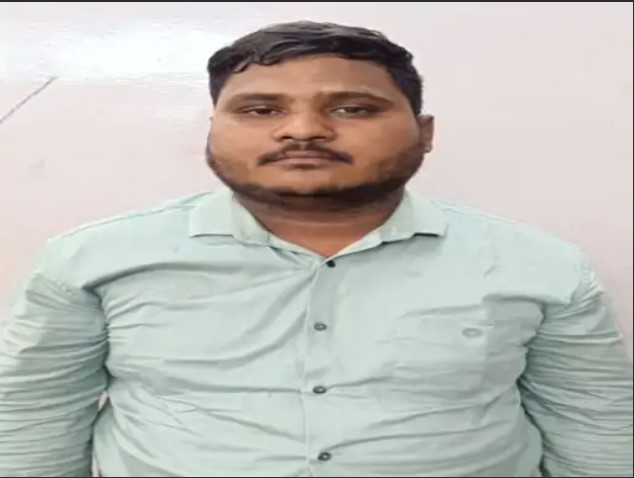 रायपुर में रास्ता रोककर चाकू से हमला:गाली-गलौज के बाद वारदात, दोस्त को भी पीटा,