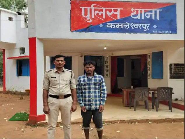 पति-पत्नी के बीच विवाद सुलझाने पहुंचे पड़ोसी की हत्या