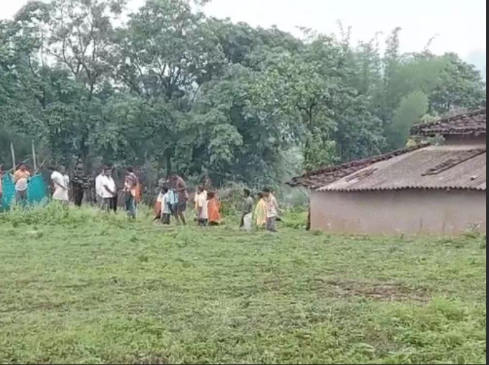 पुलिस ने कब्र से निकलवाई प्रेग्नेंट महिला की लाश: