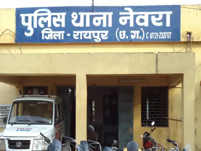 हेडमास्टर ने बनाया महिला टीचर्स का अश्लील