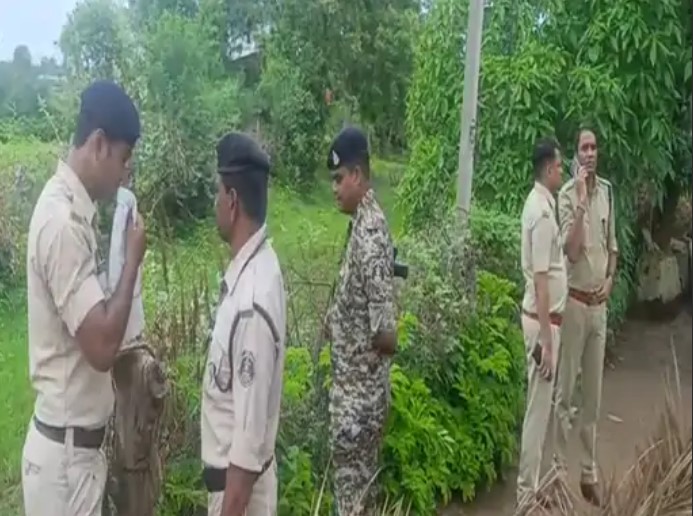 पति-पत्नी का मर्डर...घर के अंदर मिली लाश: