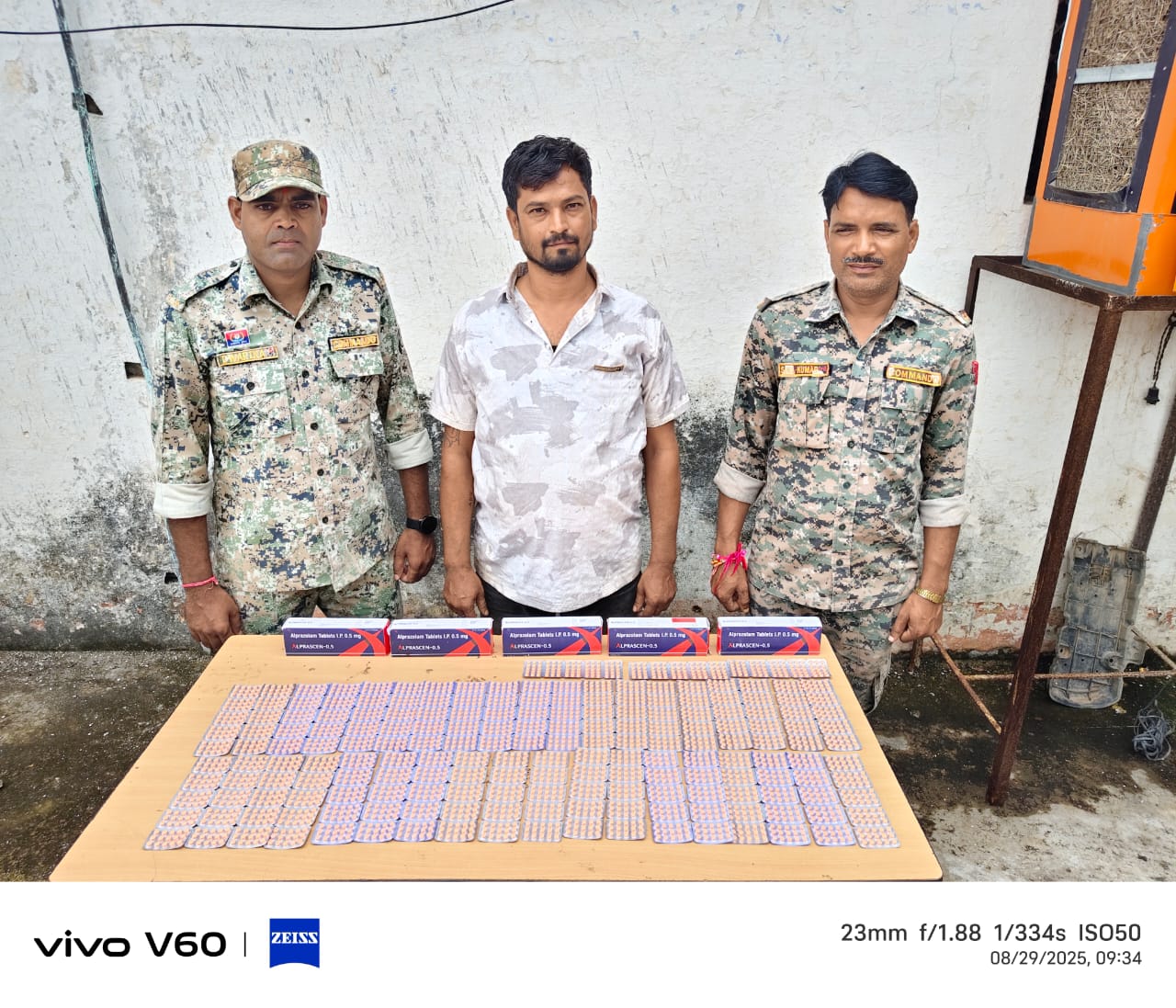 कबीरधाम पुलिस का बड़ा वार &ndash; 3000 नशीली टैबलेट के सौदागर पर शिकंजा,  मेडिकल संचालकों को भी सख़्त हिदायत &ndash; अवैध दवा कारोबार बर्दाश्त नहीं