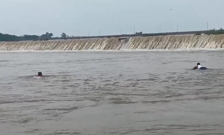 कोरबा: प्रेम प्रसंग में युवक-युवती ने लगाई नदी में छलांग, युवक बचा, युवती लापता