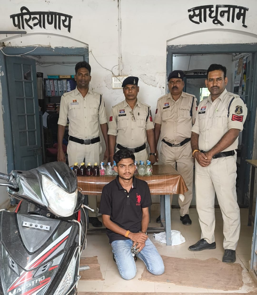 ऑपरेशन बाज के तहत अवैध शराब तस्कर गिरफ्तार, 30 पाव देशी शराब जब्त