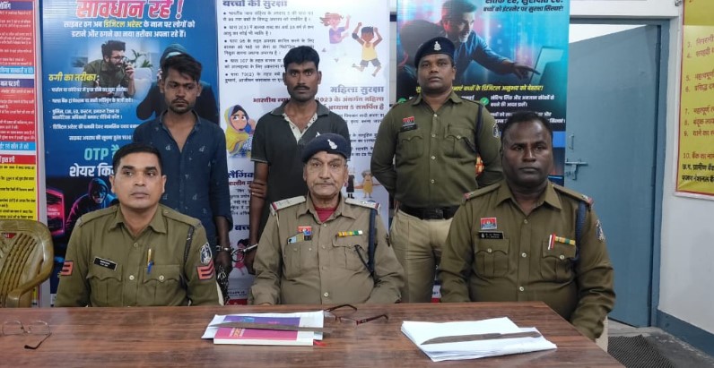 धारदार हथियार लहराकर आने-जाने वाले लोगों को डराने वाले 02 आरोपी चढ़े चांपा पुलिस के हत्थे