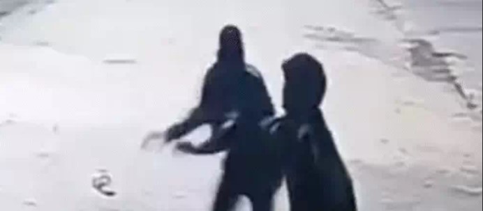 रायपुर में युवक के पेट में 9 बार चाकू घुसाया