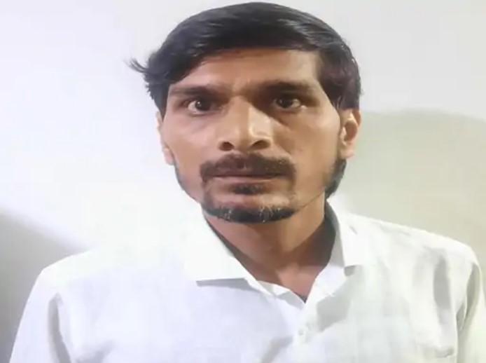 हिस्ट्रीशीटर रवि साहू के घर आधी रात पुलिस की रेड