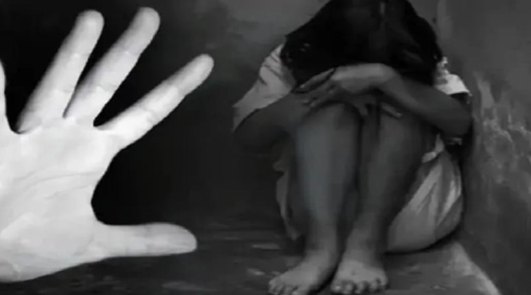 5 महीने की गर्भवती मिली तीन छात्राएं, दो हैं नाबालिग, मचा हड़कंप