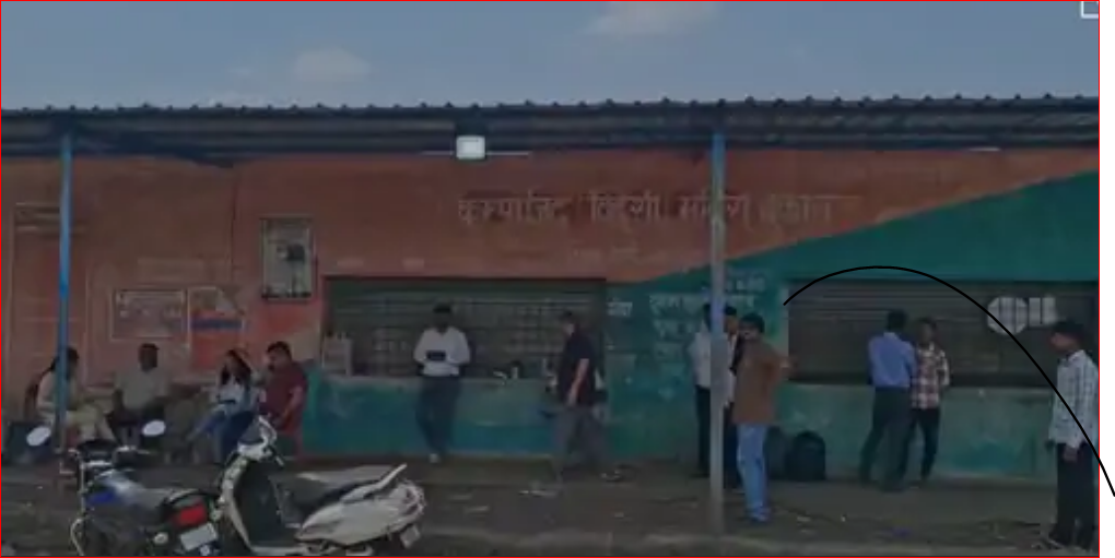 सरोना की शराब दुकान में 7 लाख की चोरी:लॉकर उखाड़कर ले गए बदमाश