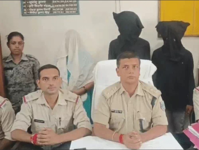 पत्नी ने बॉयफ्रेंड संग मिलकर पति को पिकअप से कुचलवाया: