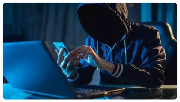 "डिजिटल अरेस्ट" का झांसा देकर 68 वर्षीय बुजुर्ग से ठगे 57 लाख - अगला शिकार आप न बनें! जानिए साइबर ठगी के नए हथकंडे