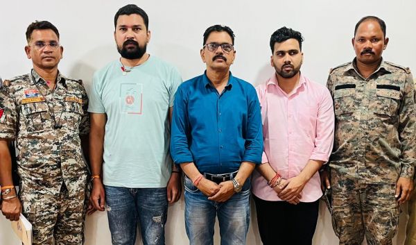 करोड़ों रूपये की ठगी करने के तीन मास्टरमाइंड जेल दाखिल   पचास करोड़ से अधिक की धोखाधड़ी का हुआ खुलासा