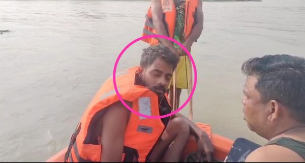 हसदेव नदी के टापू में फंसे युवक का हुआ सफल रेस्क्यू 